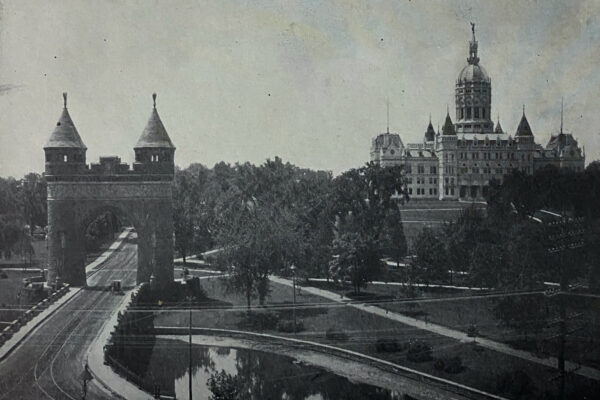Connecticut State-Capitol & Soldiers and Sailors Memorial Arch, 1905